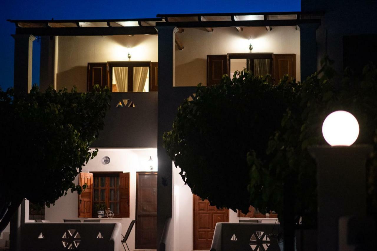 Athena'S Houses Skyros Exterior foto